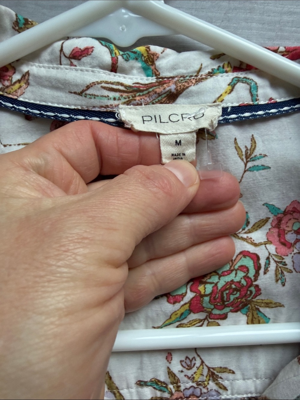 Pilcro by Anthropologie Bird Printed Pintuck 3/4 Button-Front Blouse, Size M - Picture 8 of 12